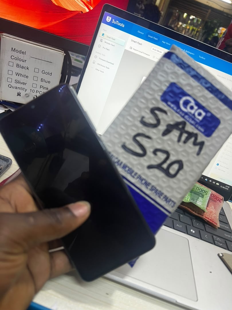 Samsung S20 Screen CAA