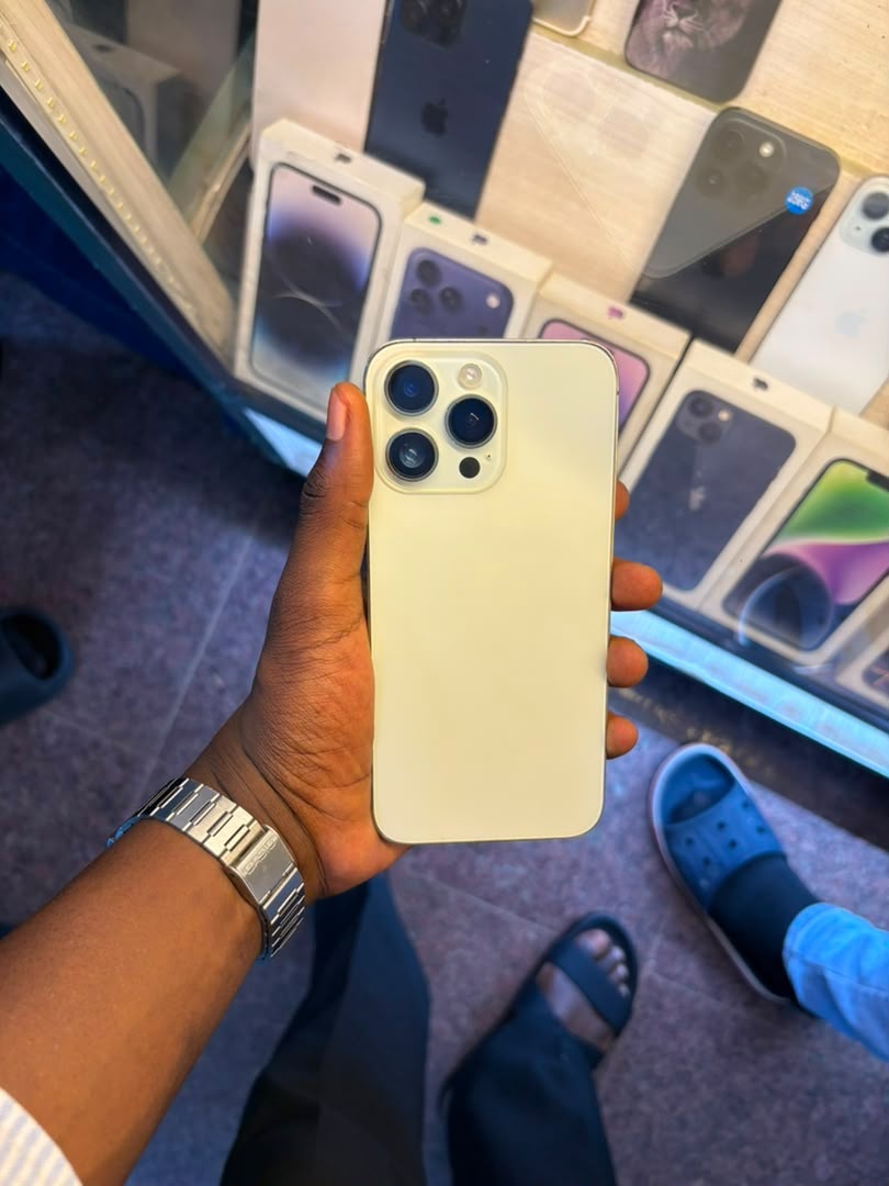 iPhone 14 Pro Max Gold