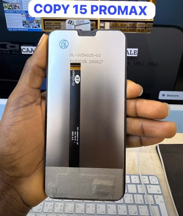 Copy 15 Pro Max Screen