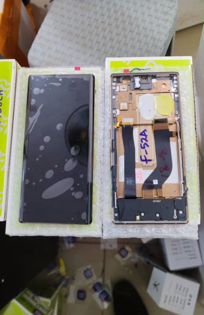 Samsung Galaxy F52 5G Screen