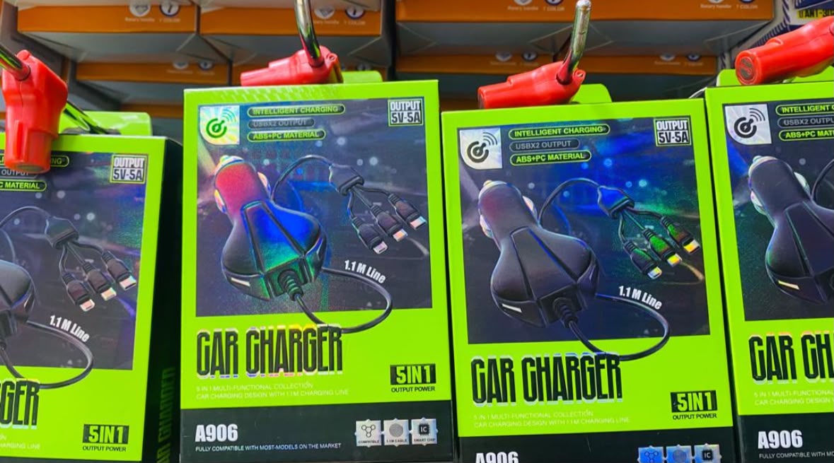 A906 5-in-1 Car Charger