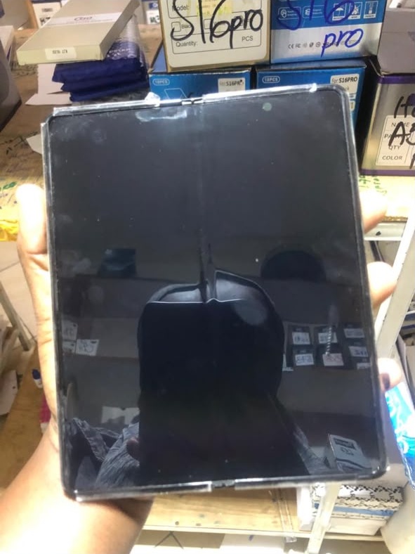 Samsung Z Fold Screen