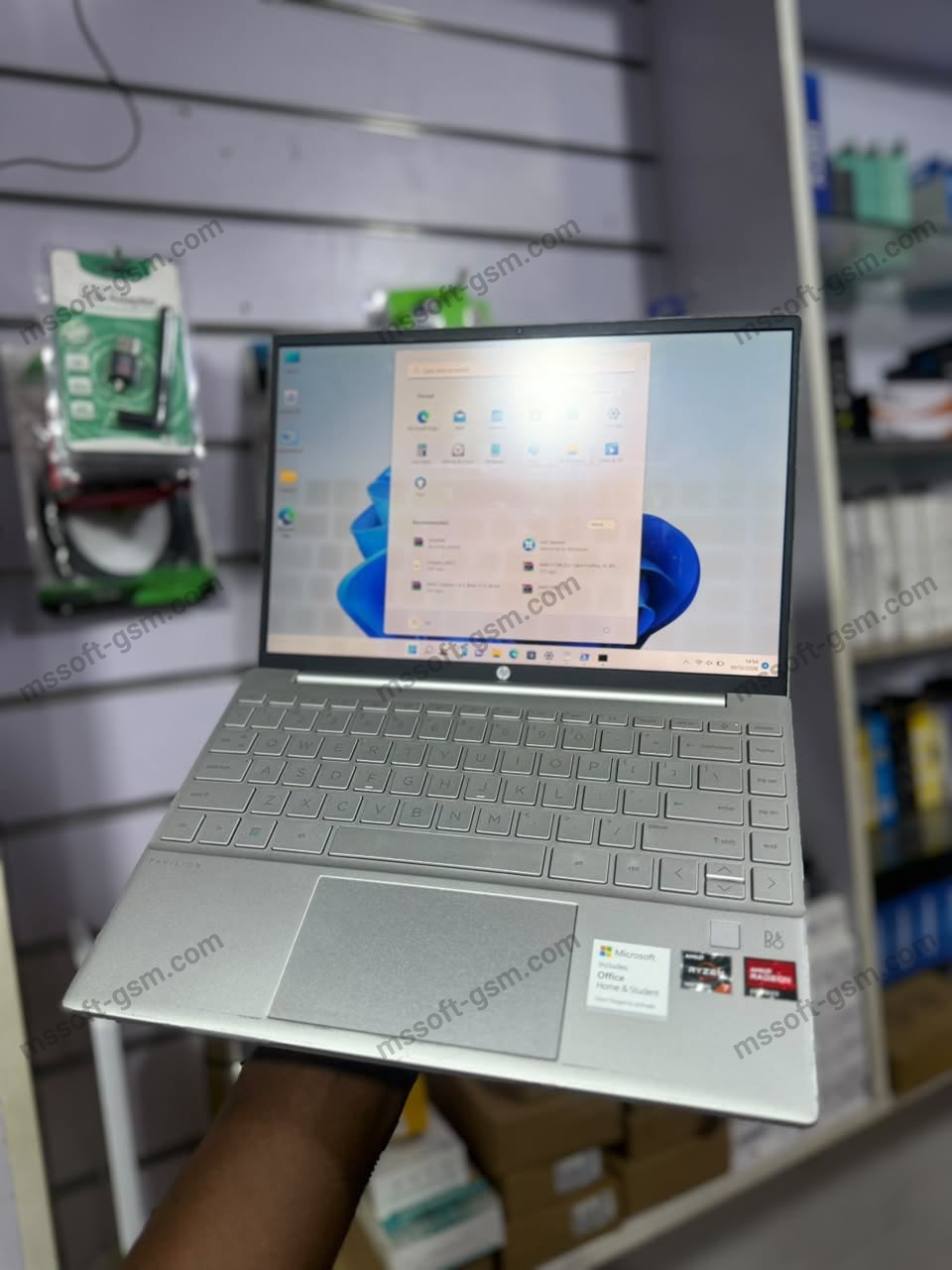 HP Pavilion (AMD Ryzen)